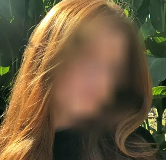 Andrea, 23