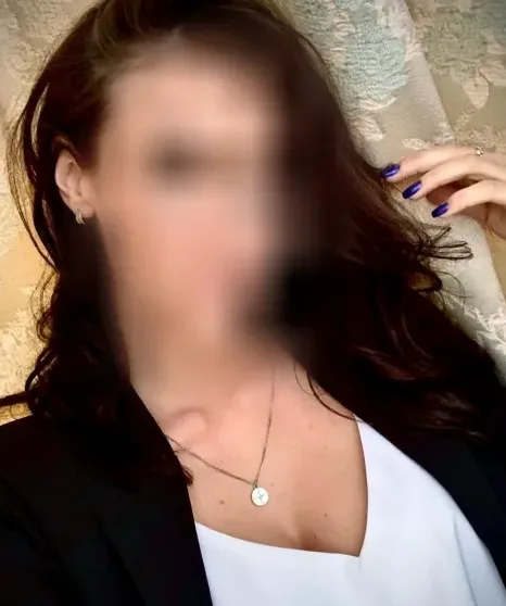 Emily, 33