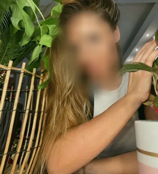 Greta, 39