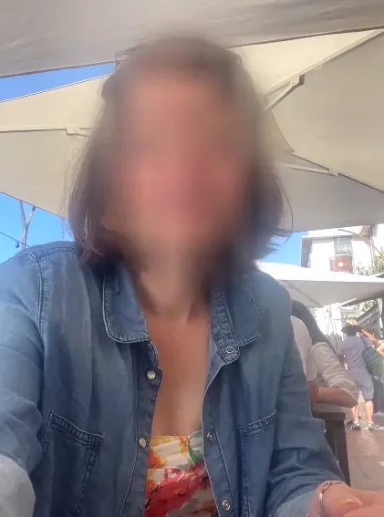 Julia, 34