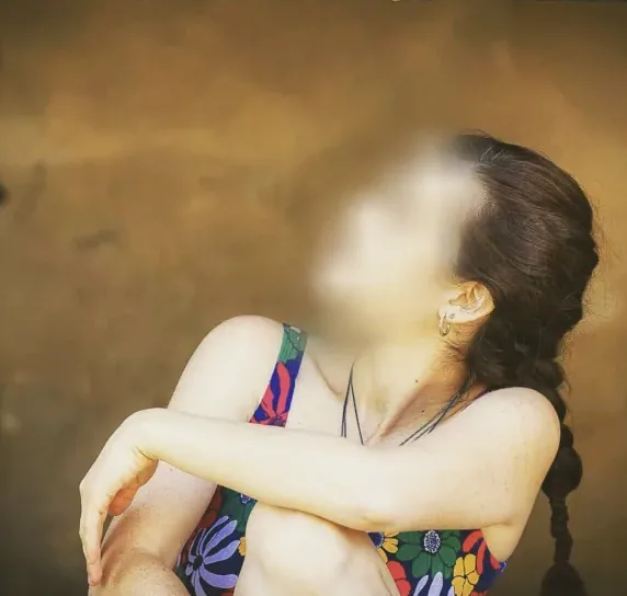Juliane, 19