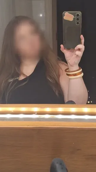 Lara, 19