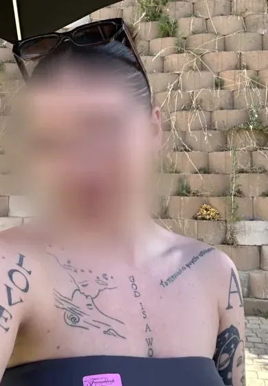 Leonie, 29