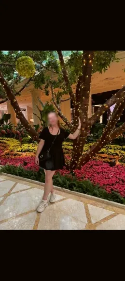 Nadine, 25