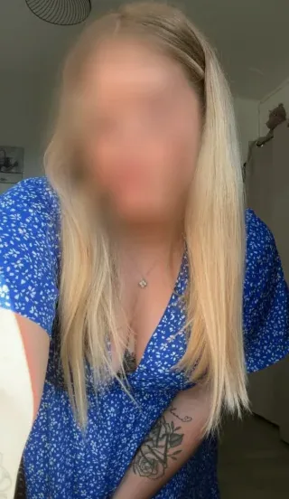 Neele, 22