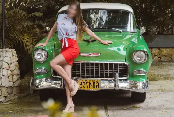 Paula, 32