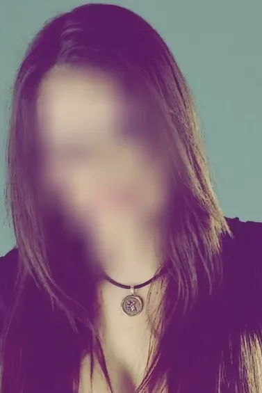 Sandra, 31