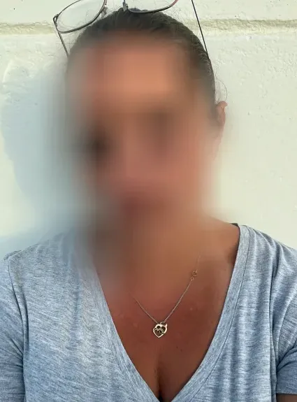 Sophie, 33