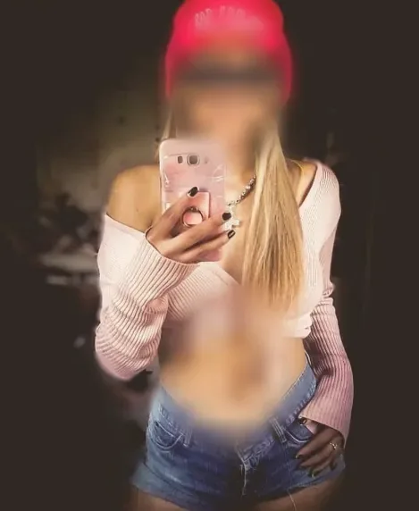 Vanessa, 36